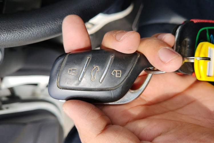 Used Roewe i5 2020 1.5L Automatic 4G Connect Luxury Flagship Edition Vehicle Key