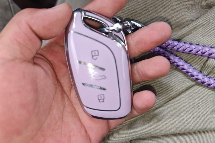 Used Roewe i5 2020 1.5L Automatic 4G Connect Luxury Flagship Edition Vehicle Key