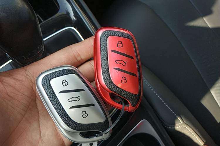 Used Roewe i5 2020 1.5L Automatic 4G Connect Luxury Flagship Edition Vehicle Key