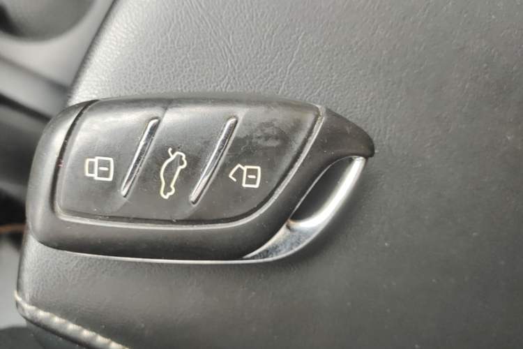 Used Roewe i5 2020 1.5L Manual 4G Connect Luxury Edition Vehicle Key