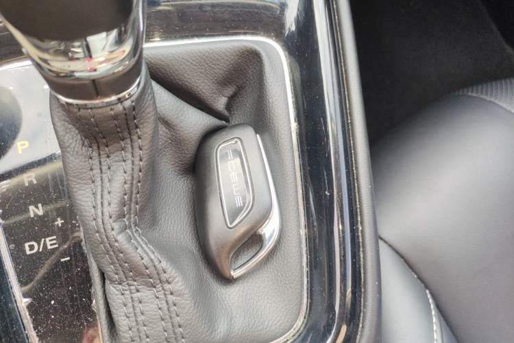 Used Roewe i5 2020 1.5L Automatic 4G Connect Luxury Flagship Edition Vehicle Key
