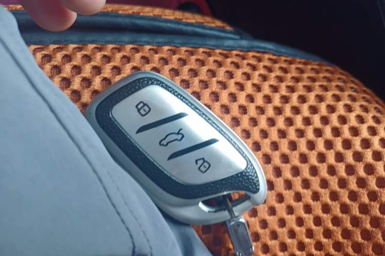 Used Roewe i5 2020 1.5L Automatic 4G Connect Luxury Flagship Edition Vehicle Key