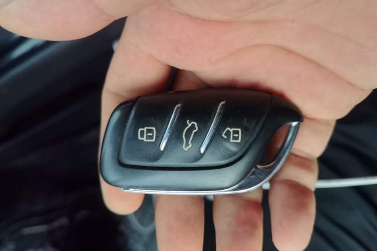 Used Roewe i5 2020 1.5L Automatic 4G Connect Luxury Flagship Edition Vehicle Key