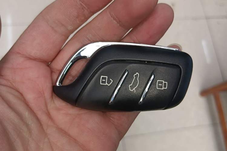 Used Roewe i5 2020 1.5L Automatic 4G Connected Linghao Edition Vehicle Key