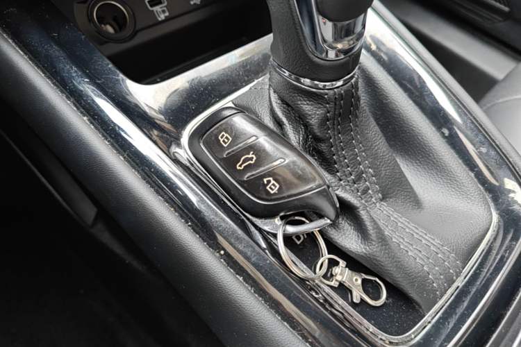 Used Roewe i5 2020 1.5L Automatic 4G Connect Luxury Flagship Edition Vehicle Key