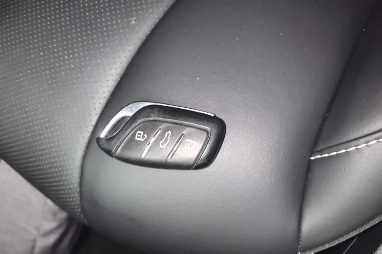 Used Roewe i5 2020 1.5L Manual 4G Connect Leehao Flagship Edition Vehicle Key