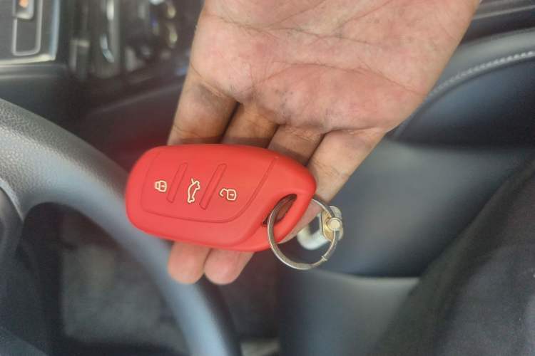 Used Roewe i5 2020 1.5L Automatic 4G Connect Luxury Flagship Edition Vehicle Key