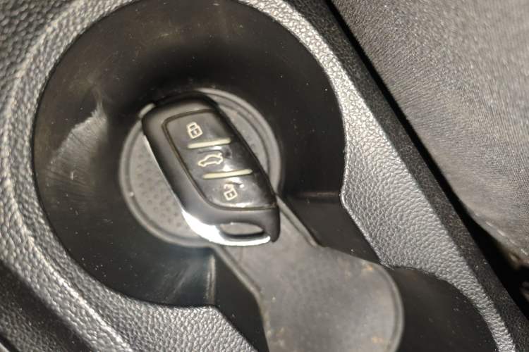 Used Roewe i5 2020 1.5L Manual 4G Connect Leehao Flagship Edition Vehicle Key