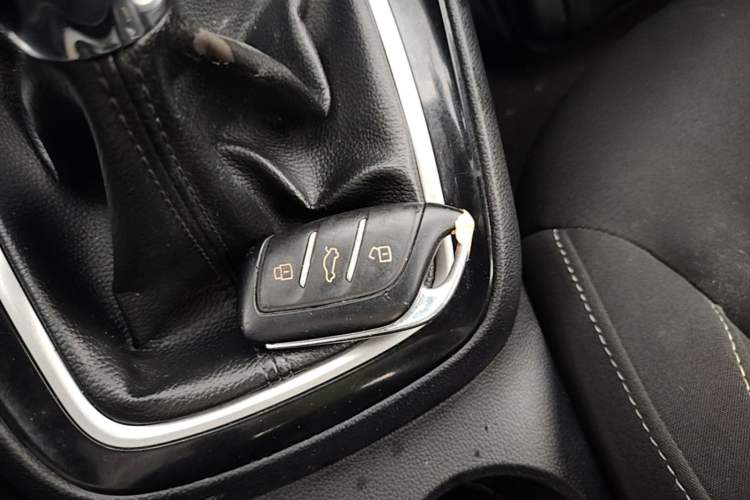 Used Roewe i5 2020 1.5L Manual 4G Connect Luxury Edition Vehicle Key