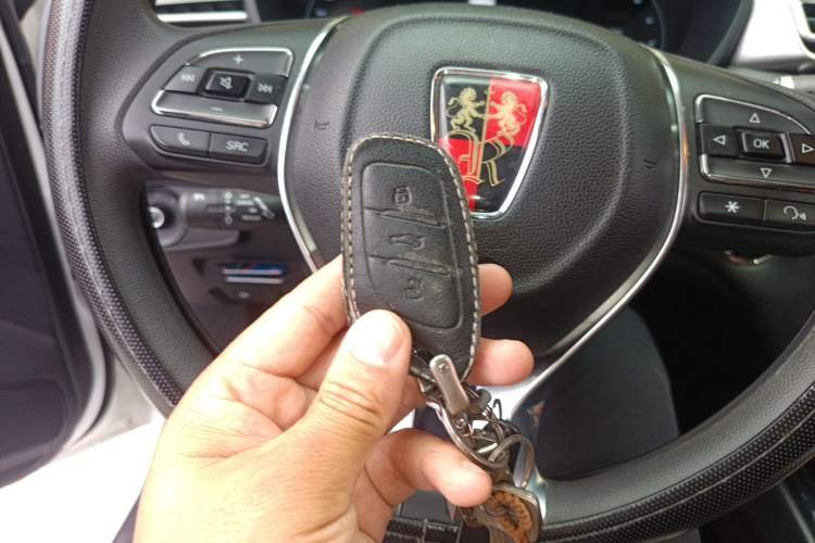 Used Roewe i5 2020 1.5L Automatic 4G Connect Luxury Flagship Edition Vehicle Key