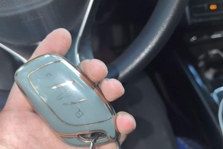 Used Roewe i5 2020 1.5L Automatic 4G Connect Luxury Flagship Edition Vehicle Key