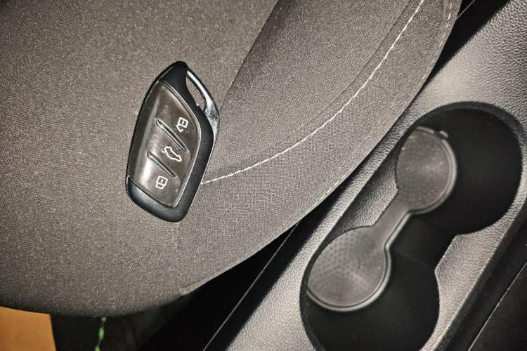 Used Roewe i5 2020 1.5L Manual 4G Connect Luxury Edition Vehicle Key