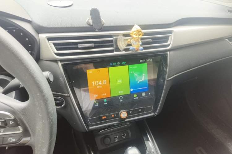 Used Roewe i5 2020 1.5L Automatic 4G Connect Luxury Flagship Edition Audio And AC Panel