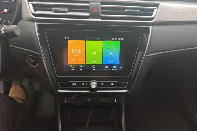 Used Roewe i5 2020 1.5L Manual 4G Connect Luxury Edition Audio And AC Panel