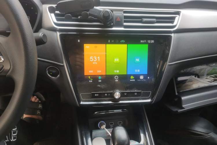 Used Roewe i5 2020 1.5L Automatic 4G Connect Luxury Flagship Edition Audio And AC Panel