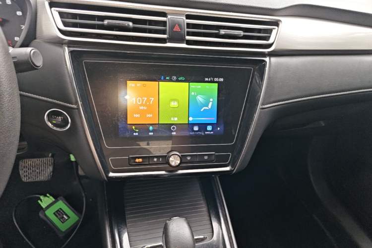 Used Roewe i5 2020 1.5L Automatic 4G Connected Linghao Edition Audio And AC Panel