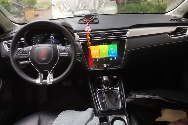 Used Roewe i5 2020 1.5L Automatic 4G Connect Luxury Flagship Edition Center Console