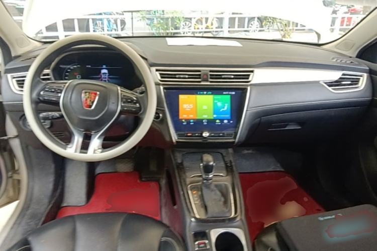 Used Roewe i5 2020 1.5L Automatic 4G Connect Luxury Flagship Edition Center Console