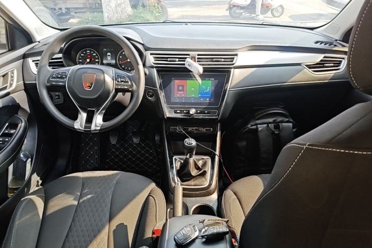 Used Roewe i5 2020 1.5L Manual 4G Connect Luxury Edition Center Console