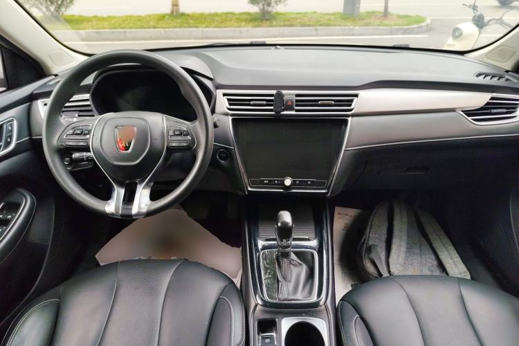 Used Roewe i5 2020 1.5L Automatic 4G Connect Luxury Flagship Edition Center Console