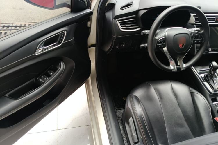 Used Roewe i5 2020 1.5L Automatic 4G Connect Luxury Flagship Edition Driver Seat