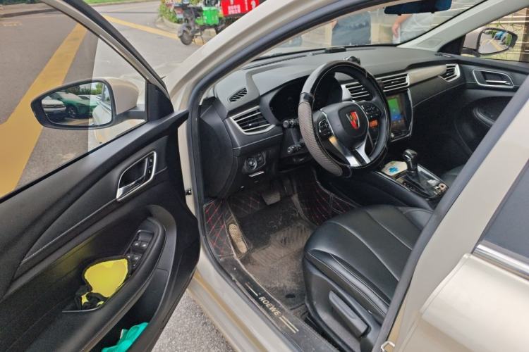 Used Roewe i5 2020 1.5L Automatic 4G Connect Luxury Flagship Edition Driver Seat