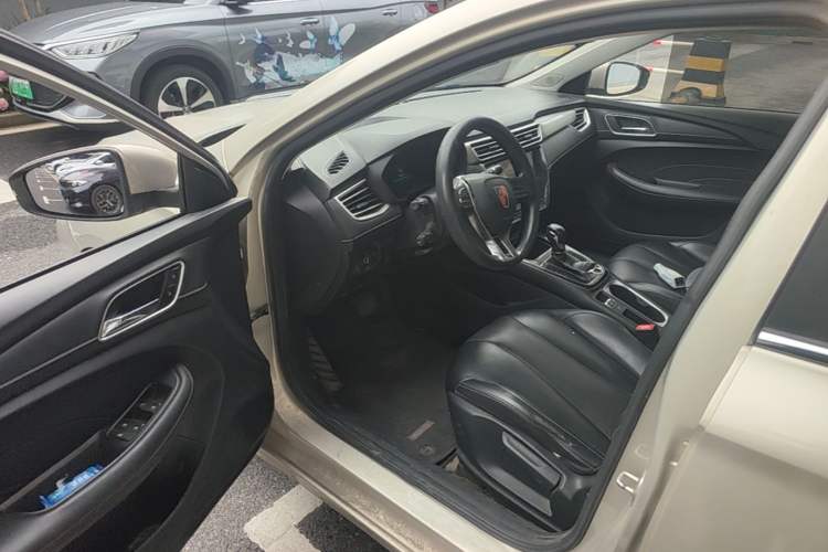 Used Roewe i5 2020 1.5L Automatic 4G Connect Luxury Flagship Edition Driver Seat