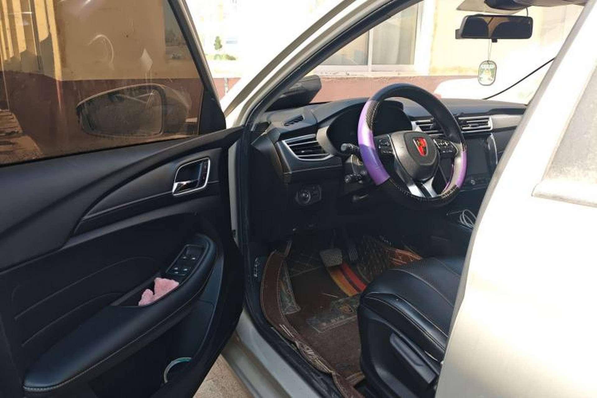 Used Roewe i5 2020 1.5L Automatic 4G Connect Luxury Flagship Edition Driver Seat