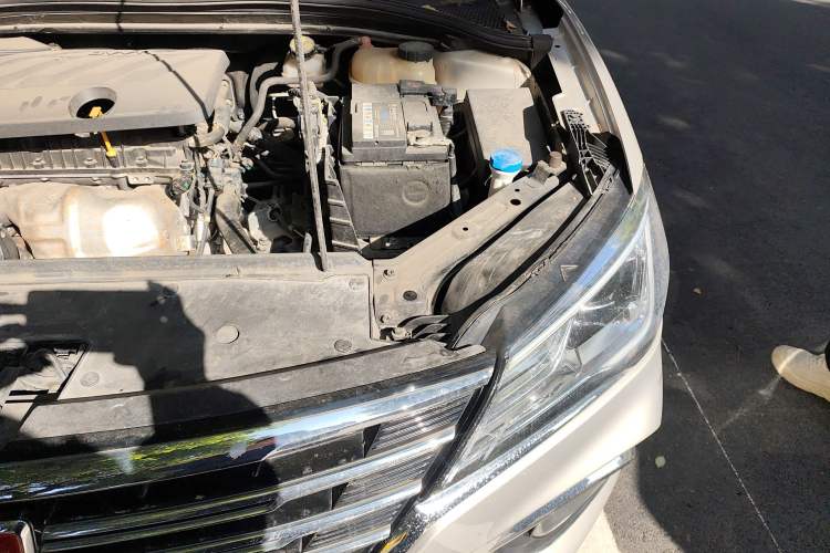 Used Roewe i5 2020 1.5L Automatic 4G Connect Luxury Flagship Edition Engine Bay Left