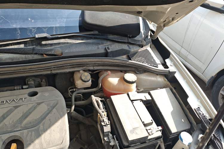 Used Roewe i5 2020 1.5L Automatic 4G Connect Luxury Flagship Edition Engine Bay Left