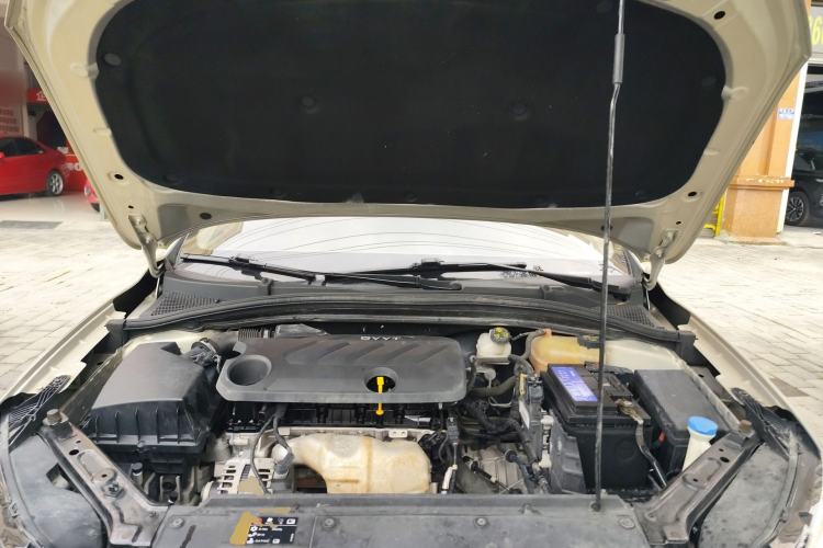 Used Roewe i5 2020 1.5L Automatic 4G Connect Luxury Flagship Edition Engine Bay