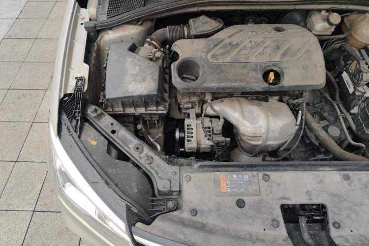 Used Roewe i5 2020 1.5L Automatic 4G Connect Luxury Flagship Edition Engine Bay Right
