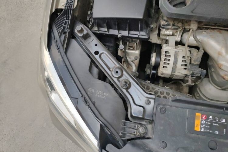 Used Roewe i5 2020 1.5L Automatic 4G Connect Luxury Flagship Edition Engine Bay Right