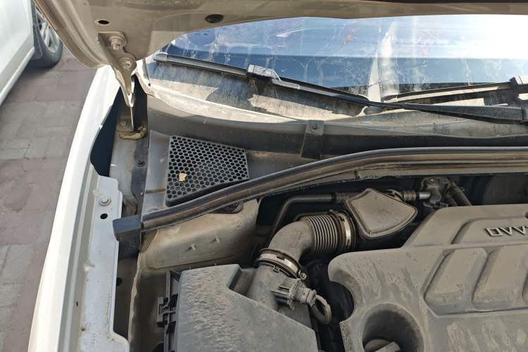 Used Roewe i5 2020 1.5L Automatic 4G Connect Luxury Flagship Edition Engine Bay Right