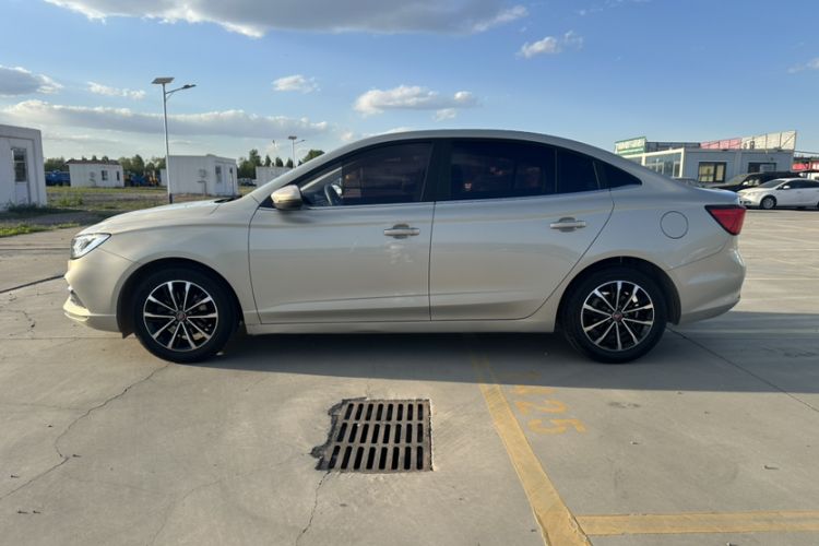 Used Roewe i5 2020 1.5L Manual 4G Connect Leehao Flagship Edition Exterior 3