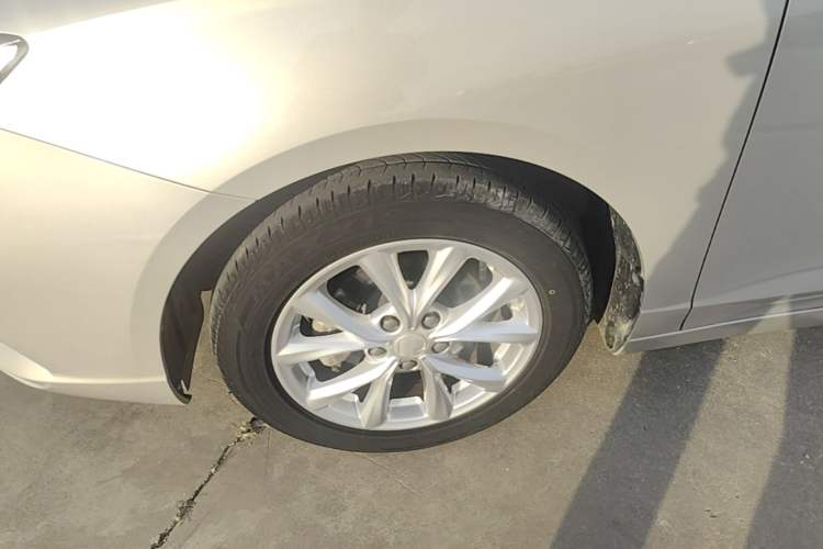 Used Roewe i5 2020 1.5L Manual 4G Connect Luxury Edition Exterior 4
