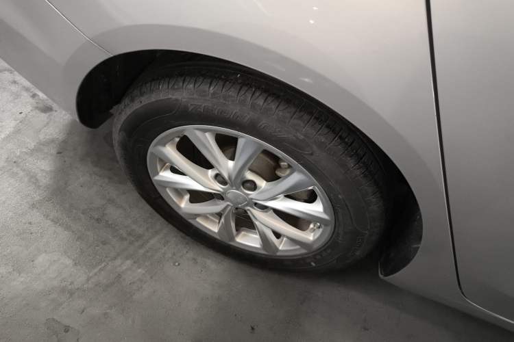 Used Roewe i5 2020 1.5L Manual 4G Connect Luxury Edition Exterior 5