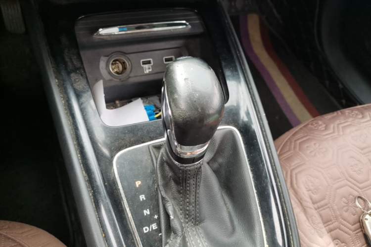 Used Roewe i5 2020 1.5L Automatic 4G Connected Linghao Edition Gear Lever