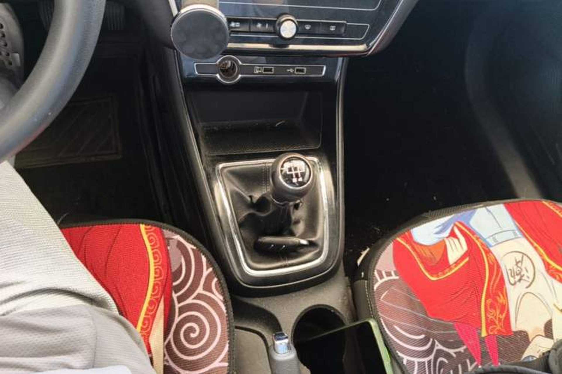 Used Roewe i5 2020 1.5L Manual 4G Connect Leehao Flagship Edition Gear Lever