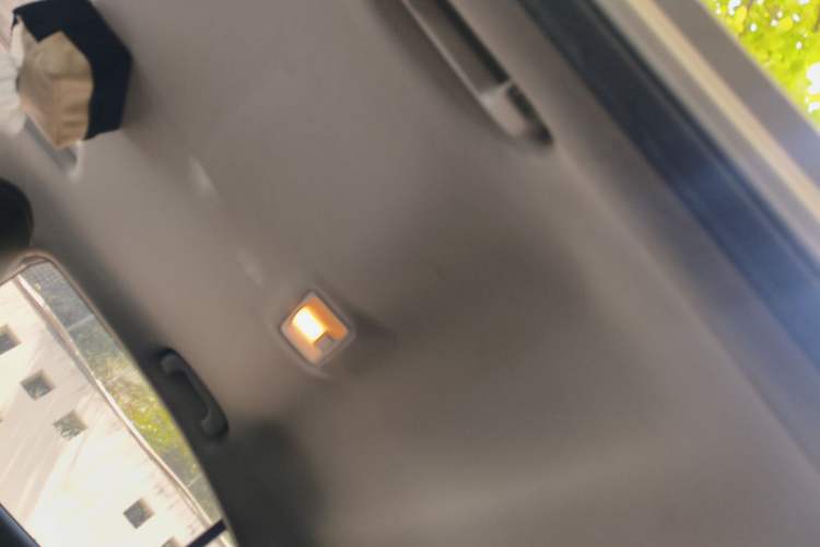 Used Roewe i5 2020 1.5L Automatic 4G Connect Luxury Flagship Edition Headliner
