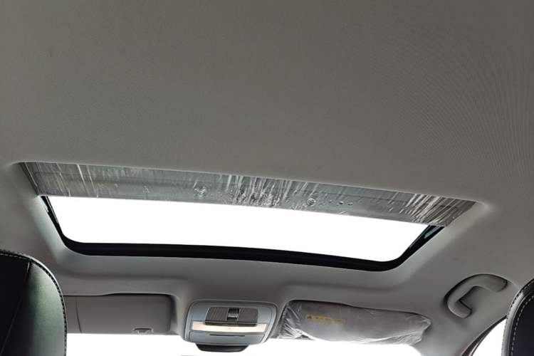 Used Roewe i5 2020 1.5L Manual 4G Connect Leehao Flagship Edition Headliner