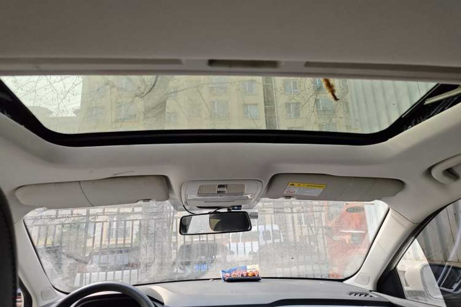 Used Roewe i5 2020 1.5L Automatic 4G Connect Luxury Flagship Edition Headliner
