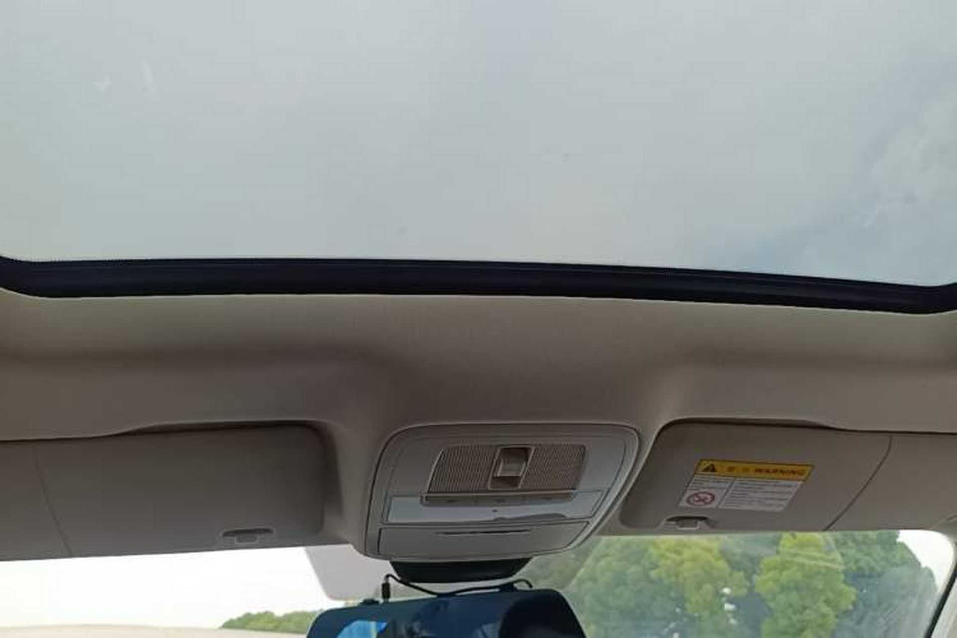 Used Roewe i5 2020 1.5L Automatic 4G Connect Luxury Flagship Edition Headliner