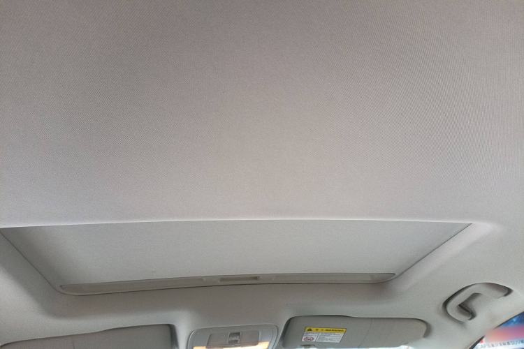 Used Roewe i5 2020 1.5L Automatic 4G Connect Luxury Flagship Edition Headliner
