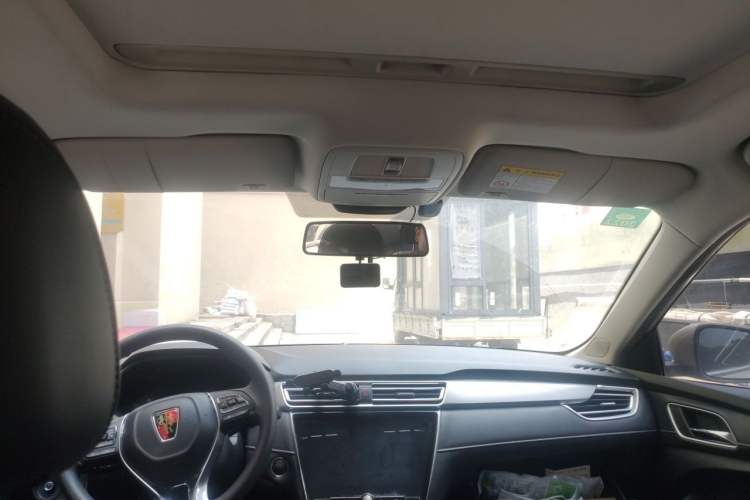 Used Roewe i5 2020 1.5L Automatic 4G Connect Luxury Flagship Edition Headliner