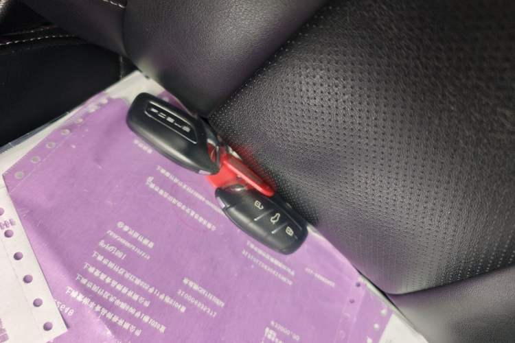 Used Roewe i5 2020 1.5L Automatic 4G Connect Luxury Flagship Edition Interior 1