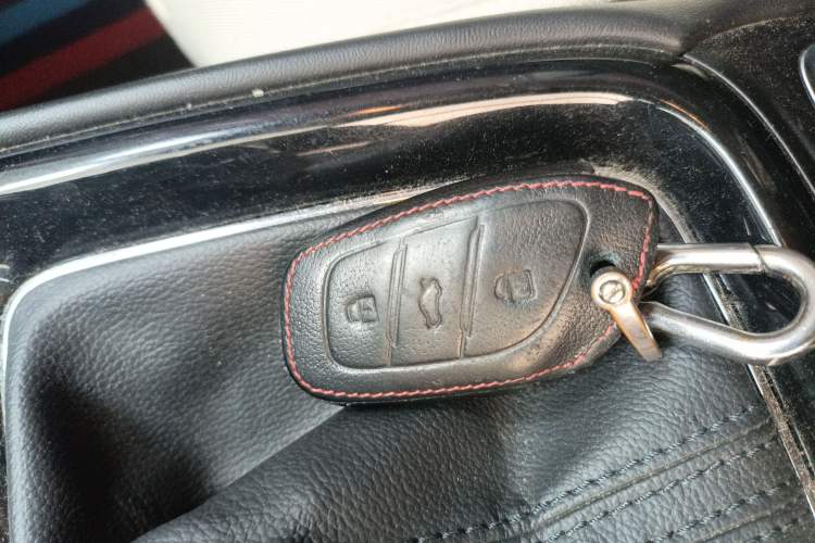 Used Roewe i5 2020 1.5L Automatic 4G Connect Luxury Flagship Edition Interior 1