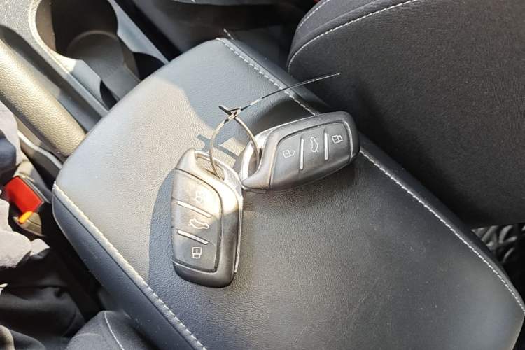 Used Roewe i5 2020 1.5L Manual 4G Connect Luxury Edition Interior 1