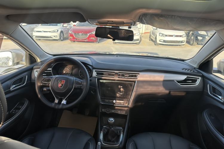 Used Roewe i5 2020 1.5L Manual 4G Connect Leehao Flagship Edition Interior 4