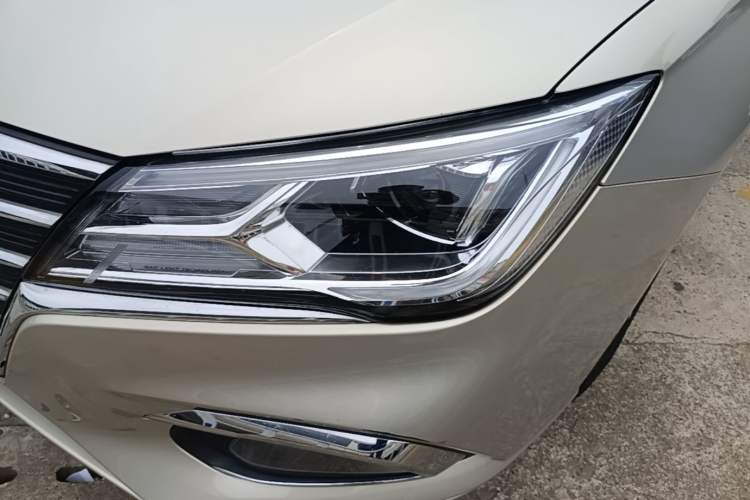 Used Roewe i5 2020 1.5L Automatic 4G Connect Luxury Flagship Edition Left Front Headlight